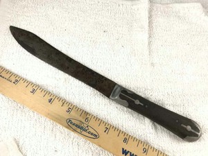lot 1001 image: Antique carving knife