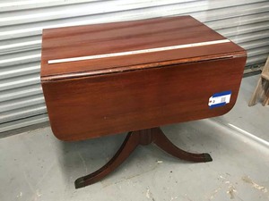 lot 2 image: Antique Duncan Phye Dining Table, dropleaf