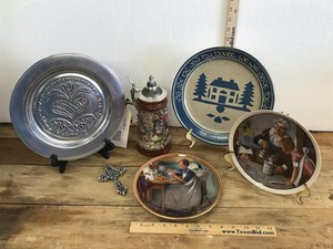 lot 27 image: Zoller & Born Stein, (4) Plates, Small Cross