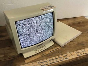 lot 33 image: Magnavox Television (13 inch) PR1395 X124