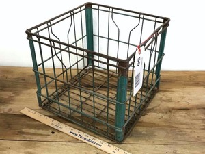 lot 50 image: Flav-O-Rich Wire Milk Crate