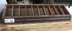 lot 53 image: Vintage wooden countertop display bin