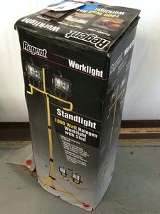 lot 61 image: Regent work light, portable