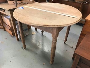 lot 84 image: Primitive antique round domino table