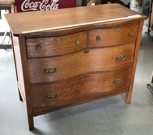 lot 89 image: Antique serpentine front dresser