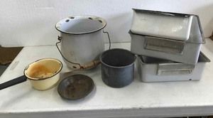 lot 92 image: Enamel pots and Frigidaire hydrator drawers