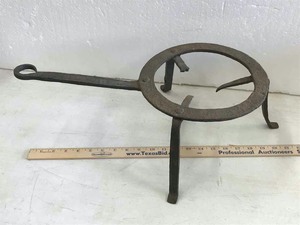 lot 93 image: Antique hand wrought iron dutch oven trivet