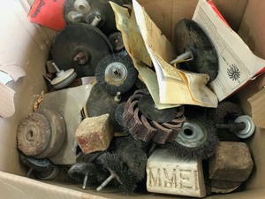 lot 104 image: Wire wheels and grinding wheels,