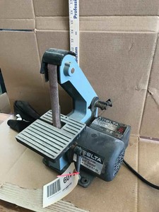 lot 109 image: Delta model 31-050 1 inch belt sander