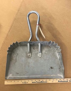lot 120 image: Aluminum shop dust pan