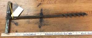 lot 122 image: Antique Wood T-Handle Auger