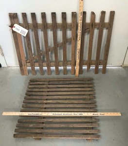 lot 169 image: Slatted Gate, Chicken Panel