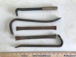 lot 194 image: Small Pry Bars