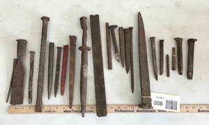 lot 208 image: Chisels & Punches