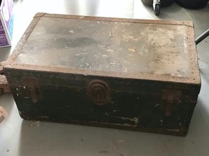 lot 220 image: Old OD Green Trunk