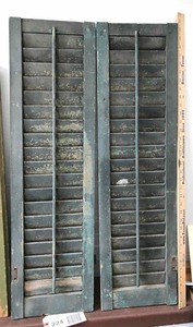 lot 224 image: Green Shutters