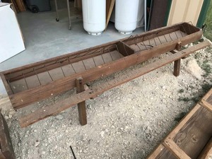 lot 272 image: Antique Raised FeederTrough
