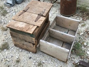 lot 307 image: Old Wood Chicken Feeder Box & a Nesting Box