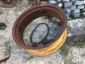 lot 320 image: Old Tractor Rim