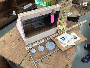 lot 484 image: Vintage Game  Plinking Box with Iron Revolving Target, Animal Targets, Pack of Paper Targets