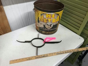 lot 492 image: Old Nu-Ultra Feed Bucket & a Cald Deweaner
