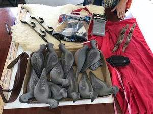 lot 244 image: Decoy Doves, sling, sleeve, racks, Sheep Skin, Aprons