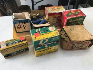 lot 249 image: Vintage Ammo  12 gauge shotgun shells