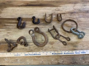 lot 265 image: Hooks & Rings