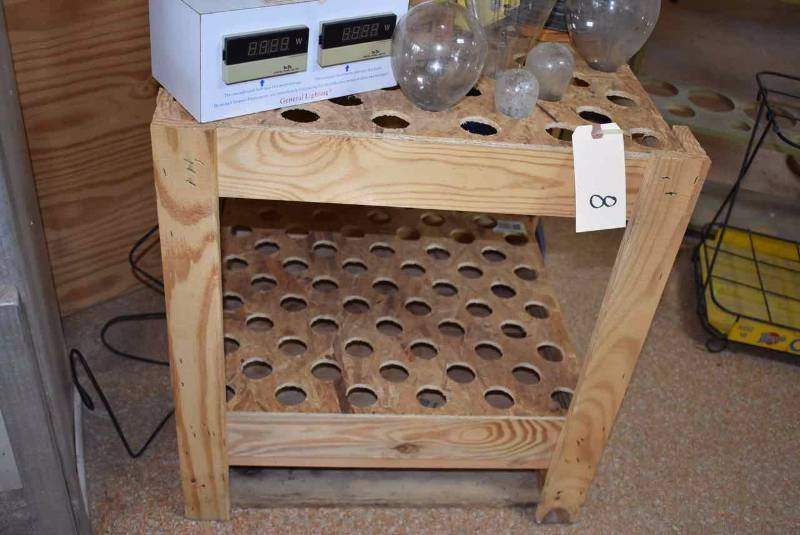 lot 8 image: Tool StandRack
