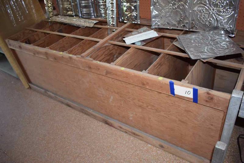lot 10 image: Hardware Store ToolHandle Bin