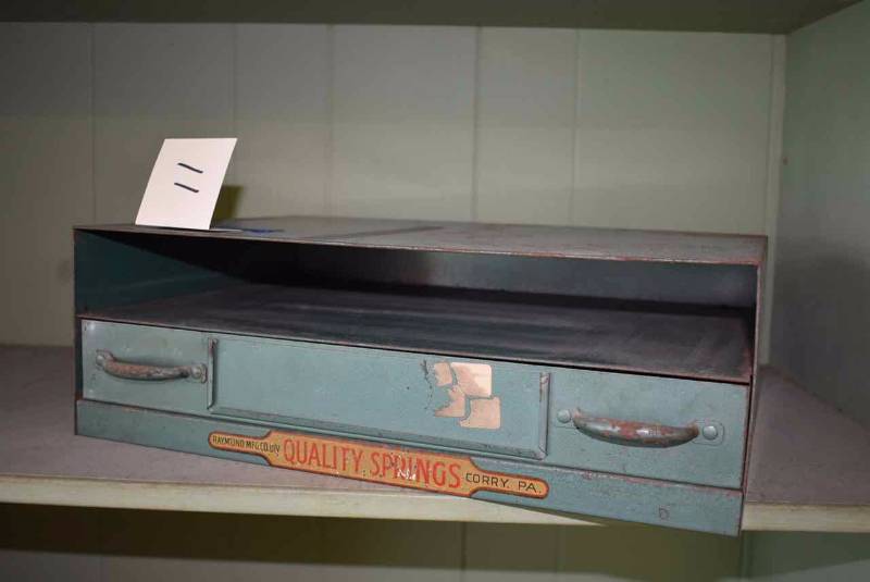lot 11 image: Mid-Century Green Metal Cabinet, Raymond Mfg. Quality Springs