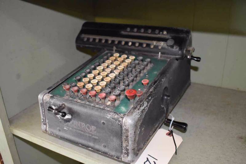 lot 12 image: Antique Adding Machine