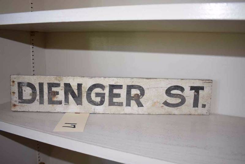 lot 17 image: Old Boerne Wood Sign Dienger St.