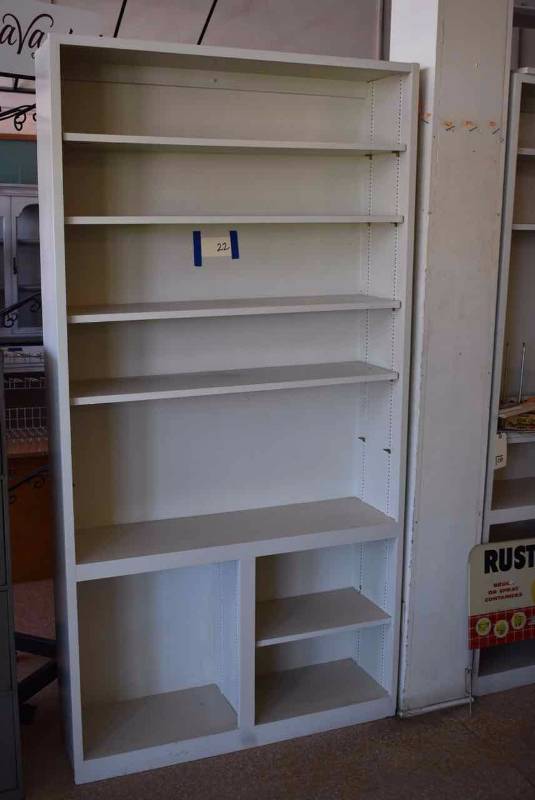 lot 22 image: Cabinet