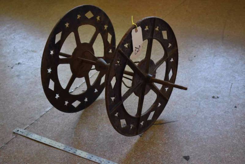 lot 23 image: Architecturally Interesting Cast Iron 5-Point Star SpoolReel