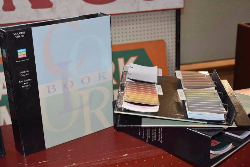 lot 39 image: Home D�ecor Books of Colors