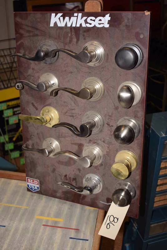 lot 86 image: Displayer KwikSet