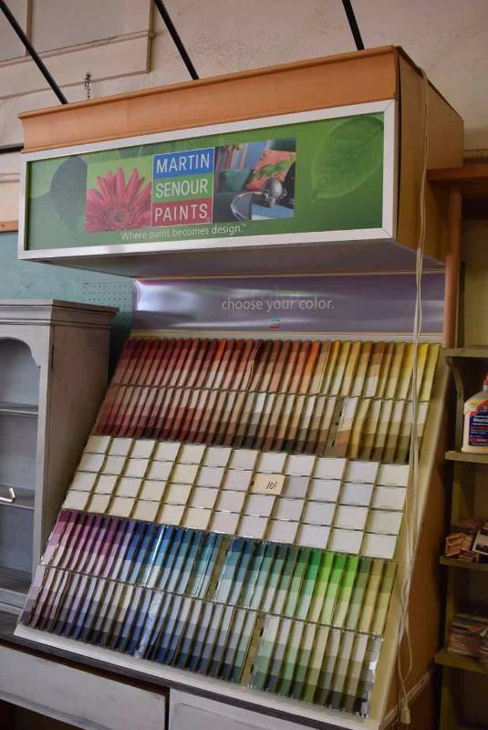 lot 101 image: Paint Color Cards Displayer & Cards
