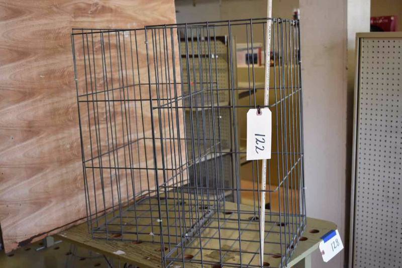 lot 122 image: (2)Rectangular Wire Baskets