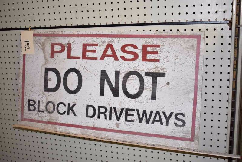 lot 152 image: Old Wood Sign Please Do Not Block Driveway