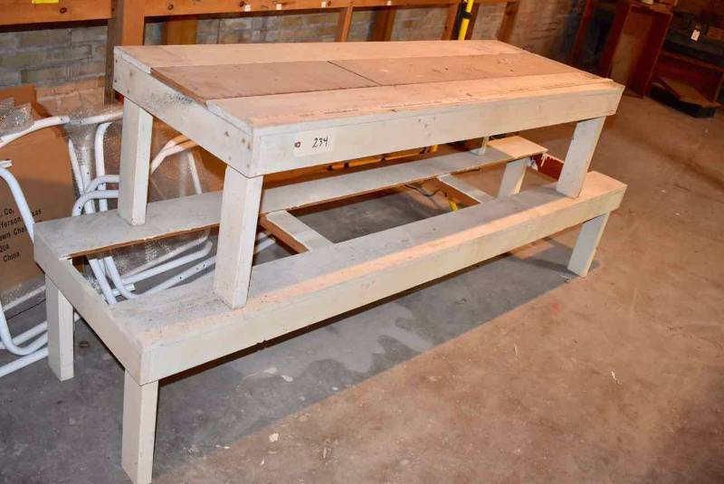 lot 234 image: Old Wood Hardware Riser