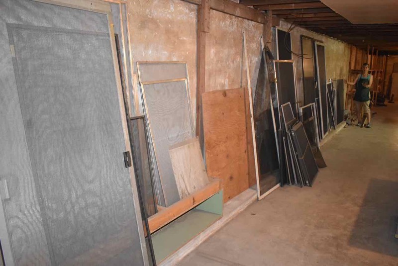 lot 271 image: Window Screens, Door Screens, ScreenFrame Making Materials
