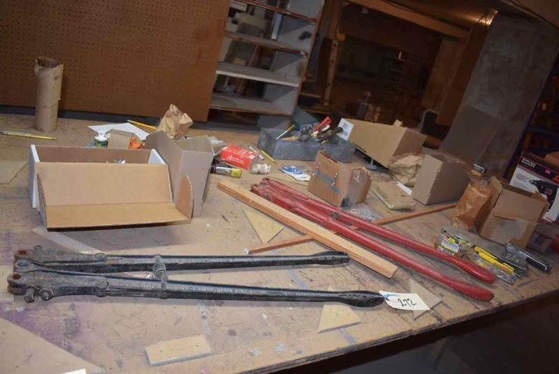 lot 272 image: Asst. Tools & Hardware
