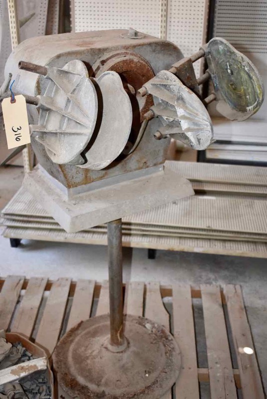 lot 316 image: Old Paint Shaker on Stand