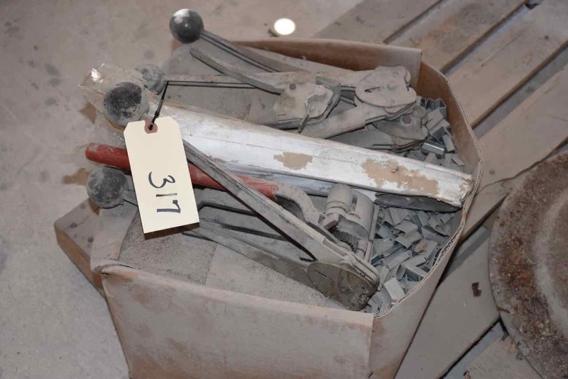 lot 317 image: Strapping Tools
