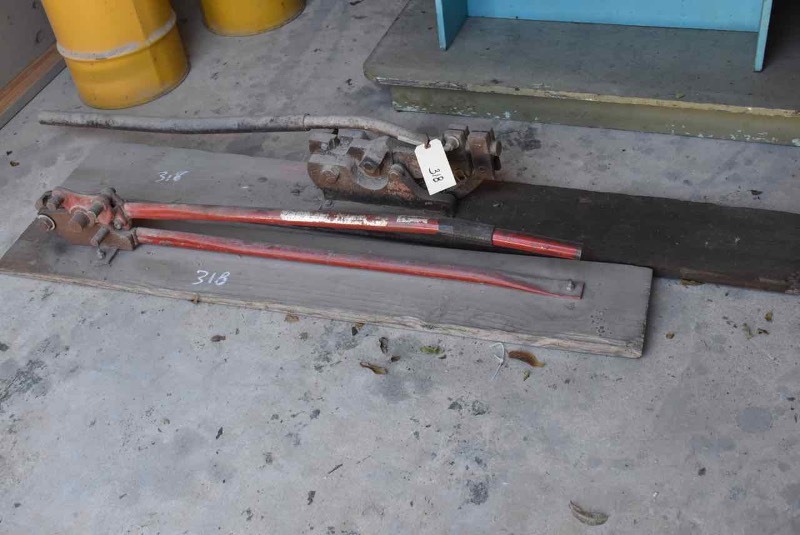 lot 318 image: (2) Rebar Cutters