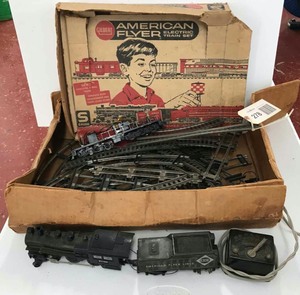 lot 278 image: Gilbert American Flyer Train Pieces, Track, Engine, Transformer