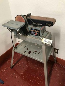 lot 267 image: Delta Belt Disc Sander