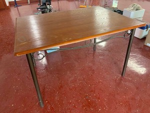 lot 271 image: Kitchen Table