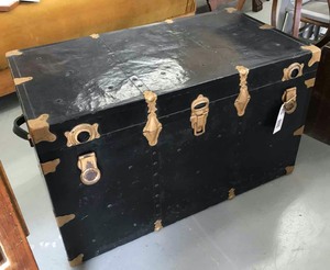 lot 68 image: Large Antique Trunk